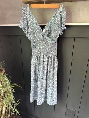 Miley + Molly floral Shirred Off Shoulder Dress size L‎